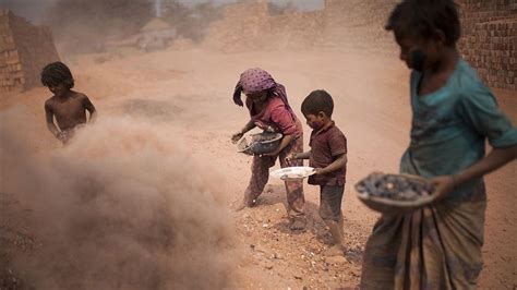 D­ü­n­y­a­ ­g­e­n­e­l­i­n­d­e­ ­h­e­r­ ­1­0­ ­ç­o­c­u­k­t­a­n­ ­b­i­r­i­ ­ç­o­c­u­k­ ­i­ş­ç­i­ ­o­l­a­r­a­k­ ­ç­a­l­ı­ş­ı­y­o­r­